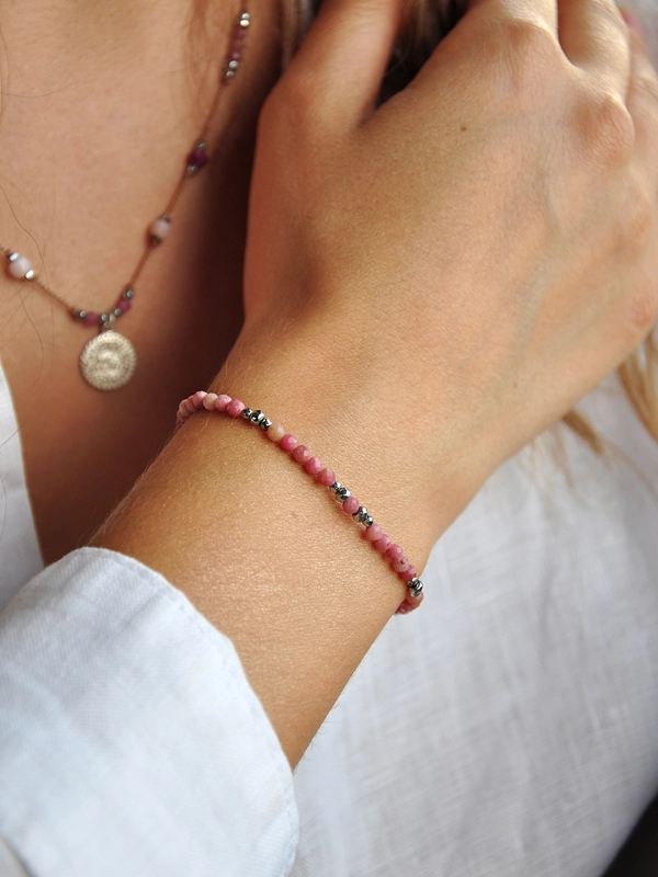 Bransoletka z rodonitem na walentynki