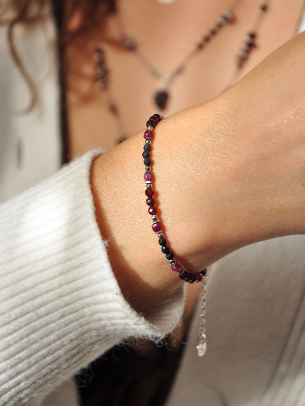 Granatowa bransoletka walentynkowa