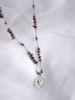 Naszyjnik regulowany Serce z granatem - srebrny