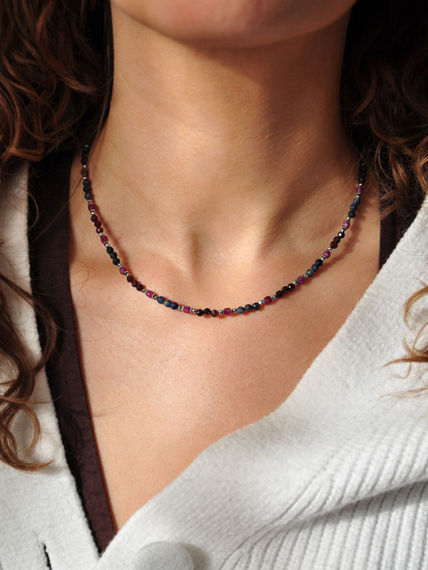 Choker z granatu, rubinu i szafiru - srebrny