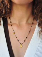 Naszyjnik regulowany z agatu botswana, czarnego turmalinu i kwarcu dymnego - złoty