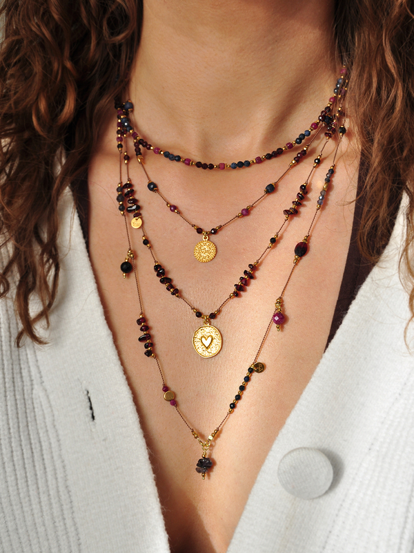 Naszyjnik BALI z granatu, rubinu, szafiru, iolitu i czarnego turmalinu - złoty